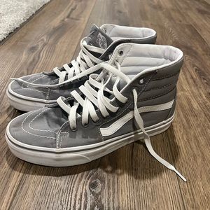 Vans high tops! ⚡️⚡️⚡️